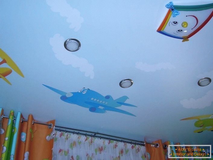 Funny stretch stropovi o crtani zrakoplovi. Djeca će se svidjeti.