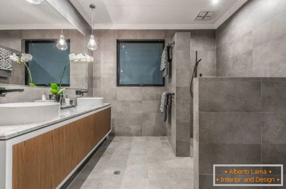 Luksuzna moderna kupaonica u potkrovlju - fotografije