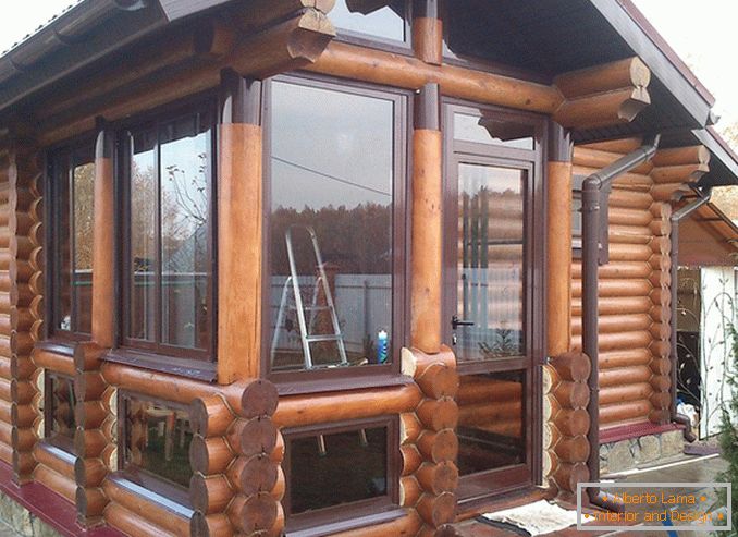 Kako pravilno pričvrstiti verandu na drvenu kuću