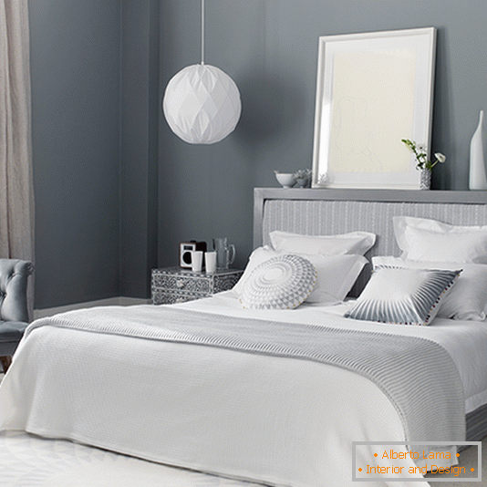 Siva spavaća soba s vunenim papirnatom nijansom