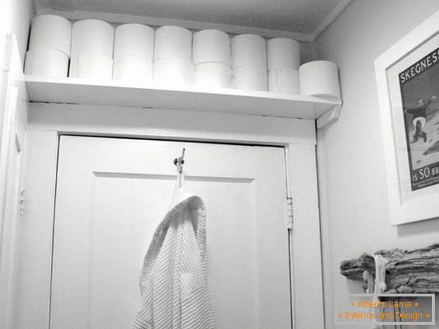Polica za WC papir iznad vrata