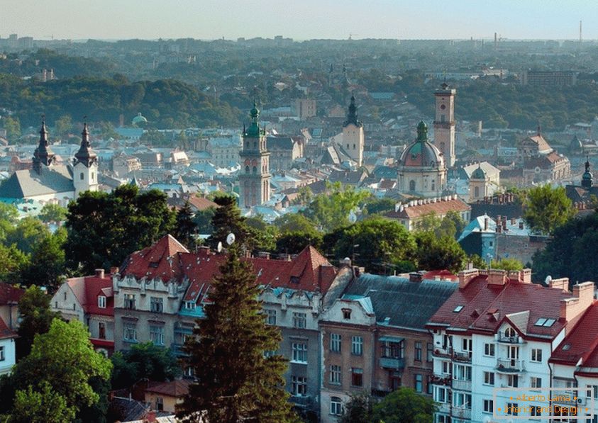 Izvanredan pogled na dvorce Lviv
