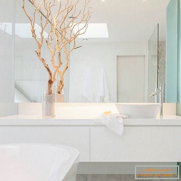 Kupaonica u minimalističkom stilu