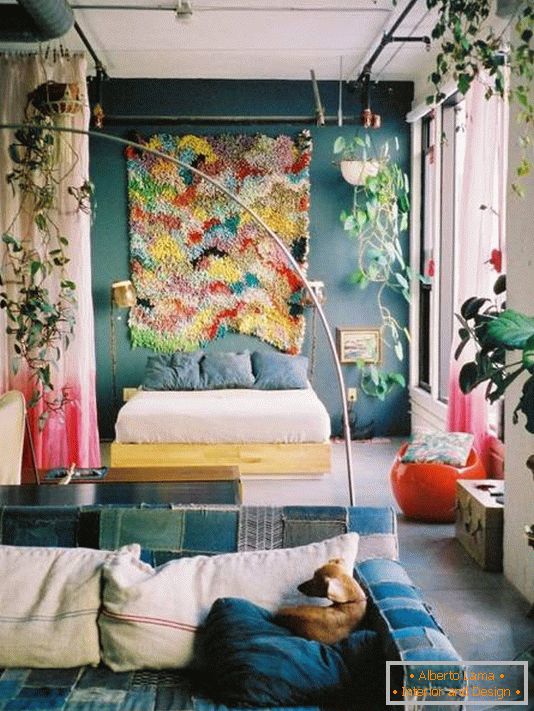 Kreativni dizajn spavaće sobe u potkrovlju
