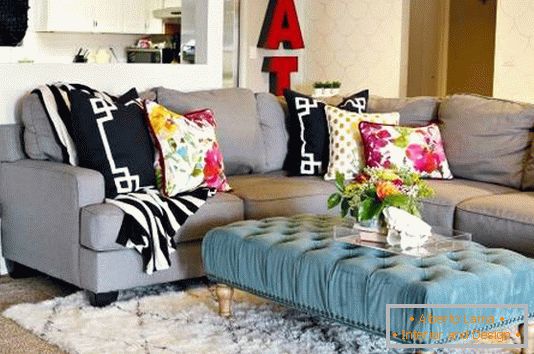 Cushions u različitim stilovima