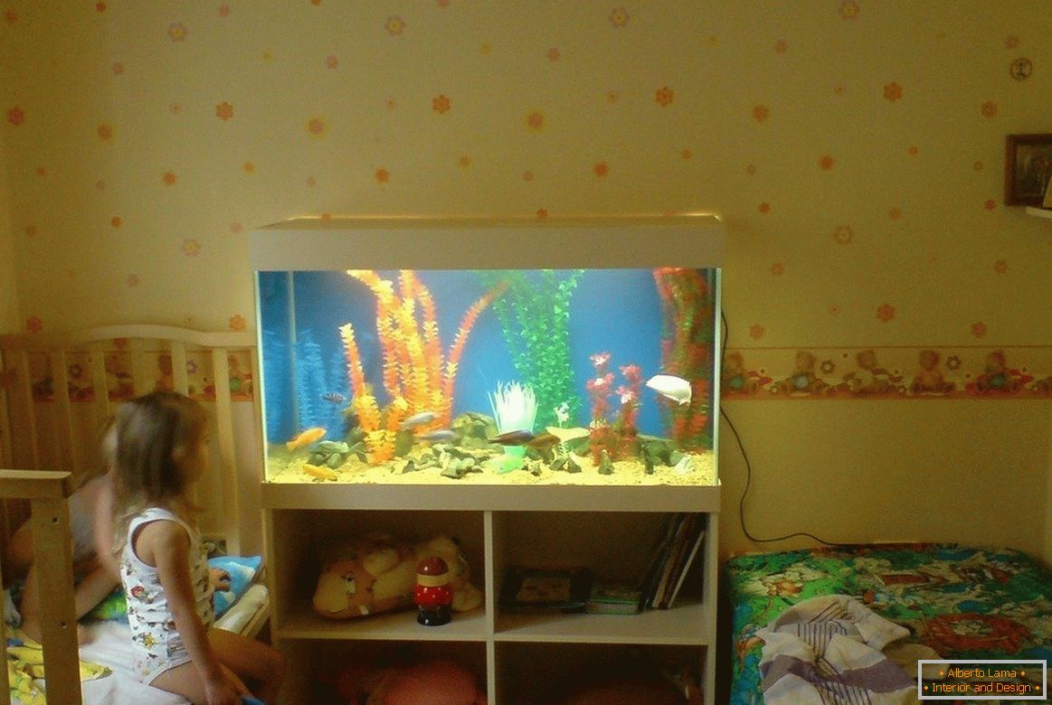 Interijer dječjeg vrtića s akvarijem