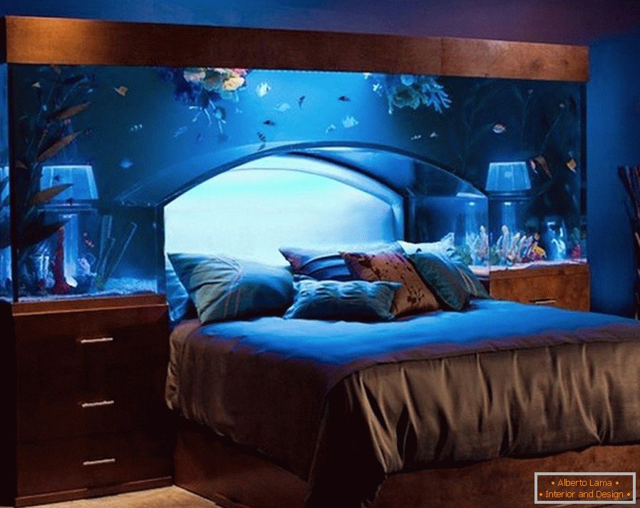 Akvarij iznad kreveta