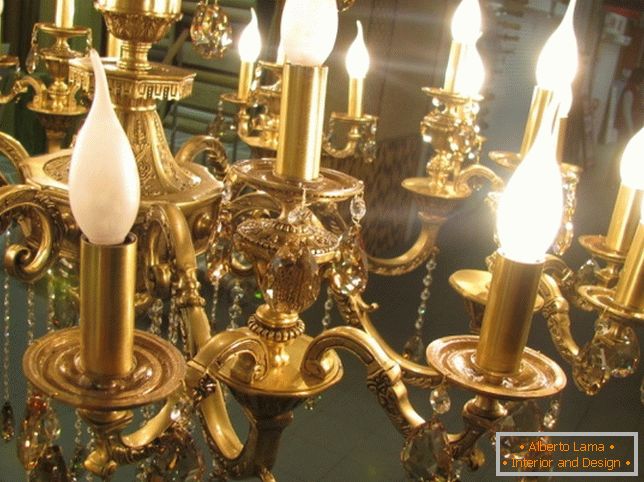 Kraljevska raskoš brončanih lustera