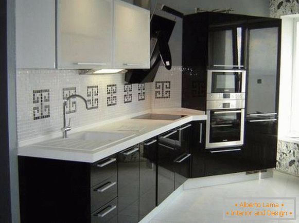 Crna i bijela kuhinja, slika 18