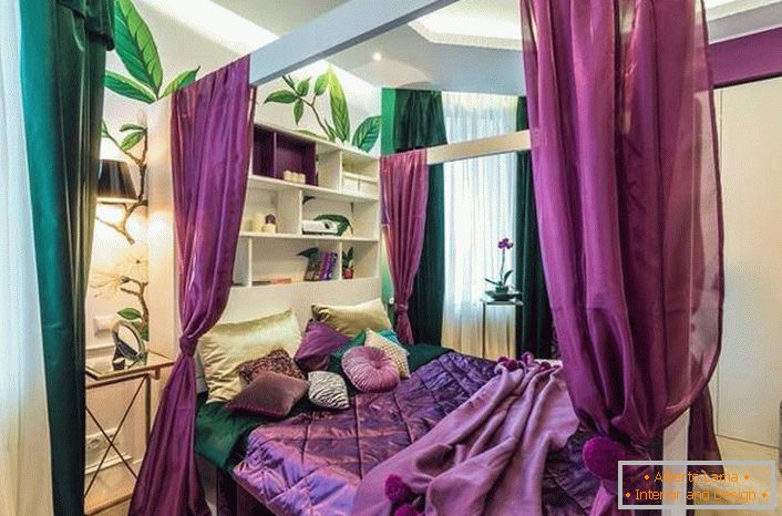 S baldahinom nad krevetom u spavaćoj sobi, možete stvoriti ugodniju i intimnu atmosferu.