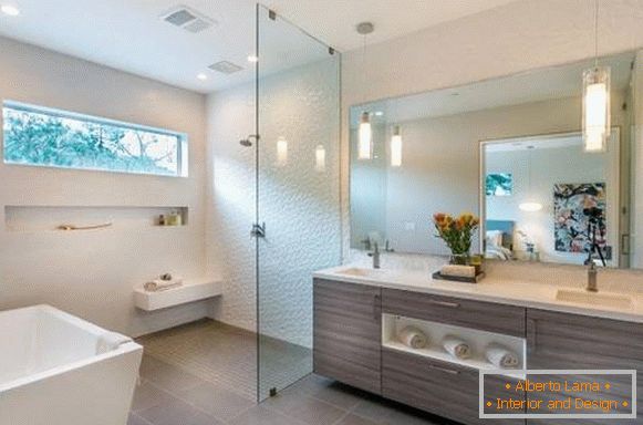 Moderna kupaonica u dizajnu privatne kuće