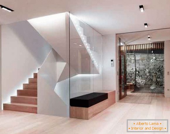 hodnik u privatnoj kući s stubištem, fotografija 19