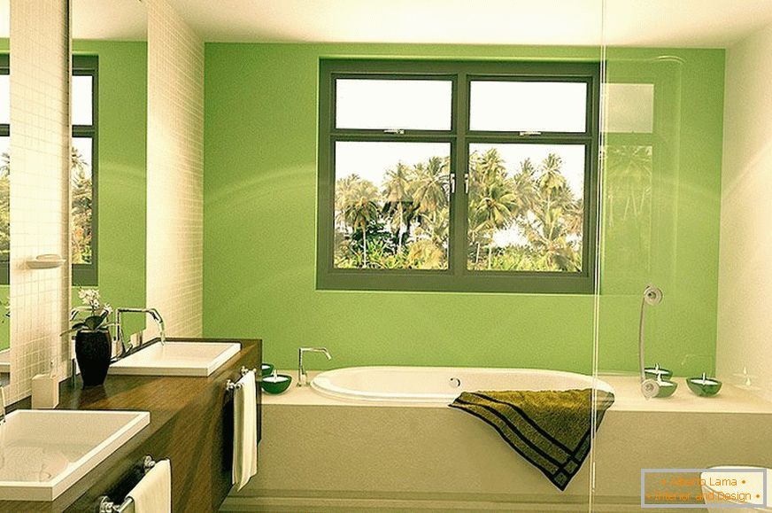 Kupaonica s prozorom в зеленом дизайне