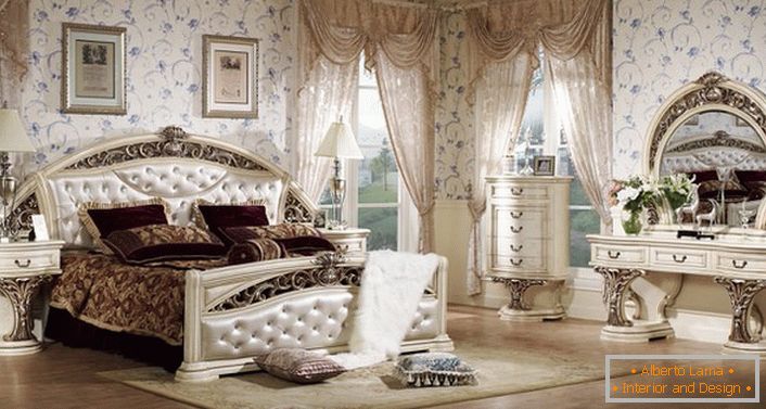 Projektni projekt za prostranu spavaću sobu u baroknom stilu.