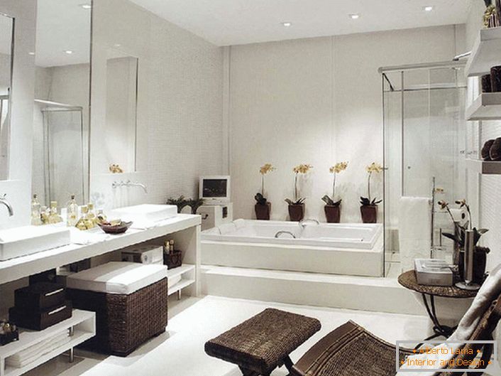Luksuzna kupaonica u secesijskom stilu. Unatoč dovoljnoj kvadraturi, namještaj za kupaonicu odabran je prostran i funkcionalan. 