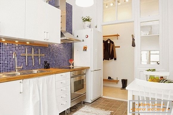 Interijer udobnih kuhinjskih apartmana u Švedskoj