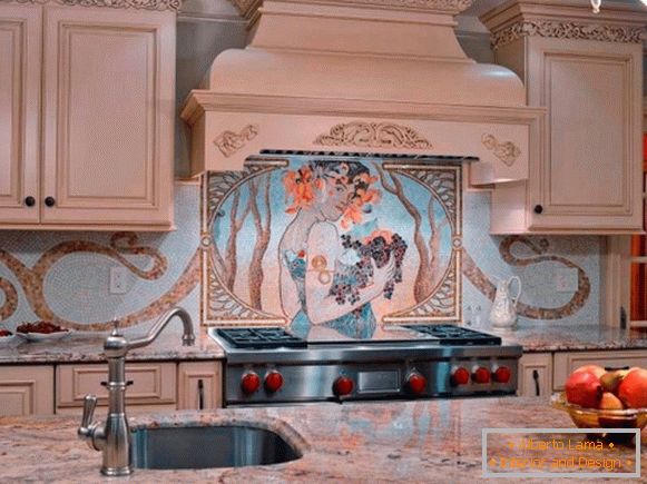 Pregača kuhinje u obliku prekrasnog mozaika