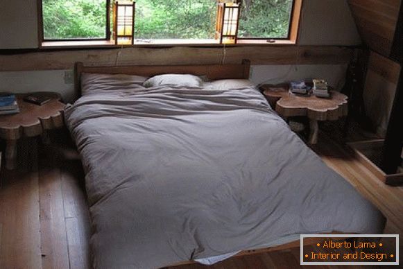 Spavaća soba male šumske kućice u Japanu