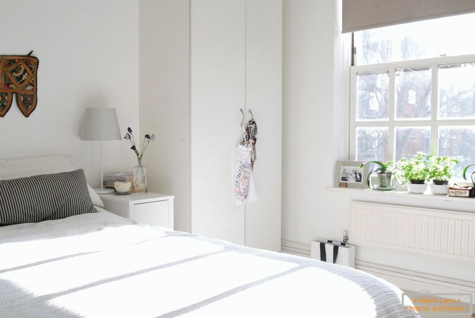 Spavaća soba interijera u skandinavskom stilu