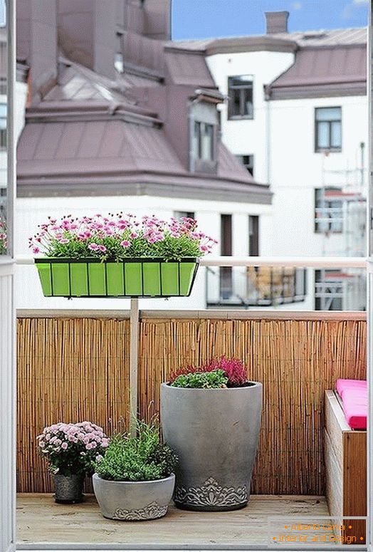 Ugodna veranda na malom balkonu