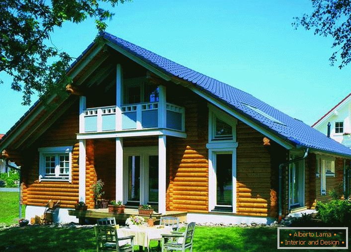 Skandinavska kuća od log housea - najčešća varijanta prigradskih nekretnina. Atraktivna eksterijera u kombinaciji s relativno niskom cijenom gradnje čine kuće u skandinavskom stilu popularnima i zahtjevima.