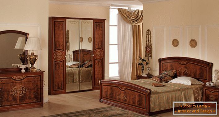 Modularni namještaj za klasičnu spavaću sobu odgovara što je točnije moguće. 