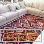 Bijeli sofe i turski tepih