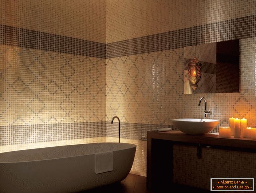 Keramički mozaik u unutrašnjosti kupaonice