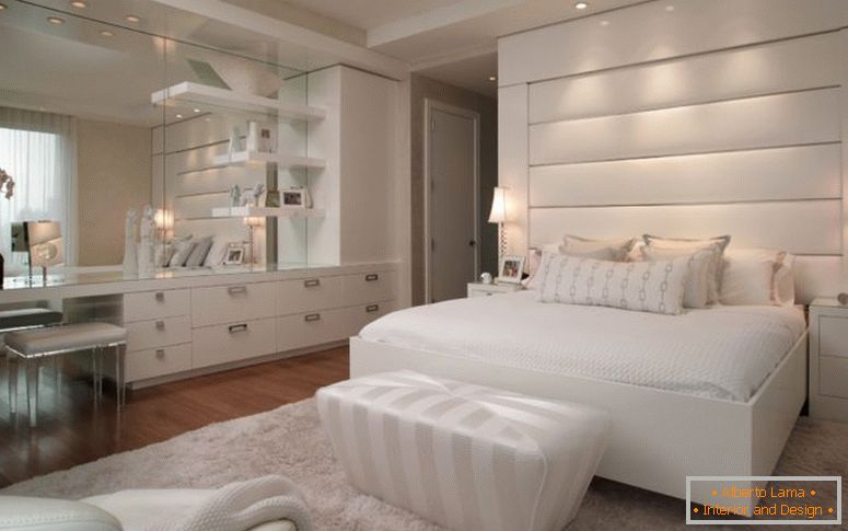 spavaća soba krevet-bijeli-otoman