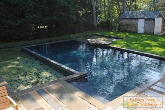 Fotografija bazena u dvorištu privatnih kuća - betonskog bazena