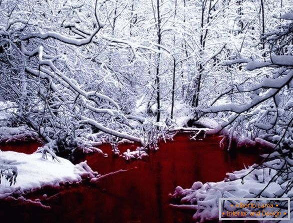 Krvavo jezero u Kanadi