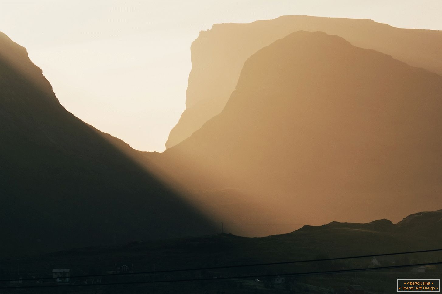 Восход в горах Lofotenа