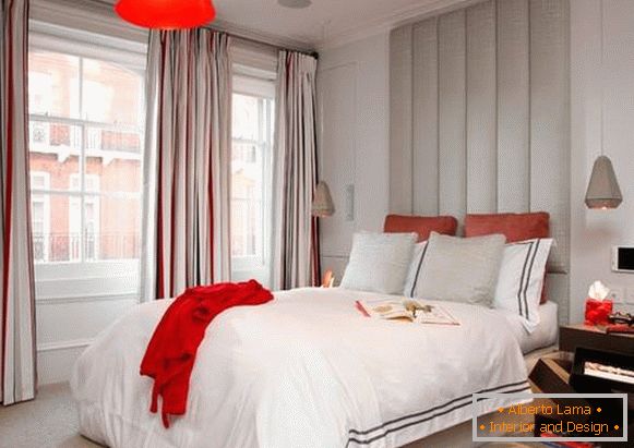 Krevet s visokom mekanom sjenicom - fotografija u modernom stilu