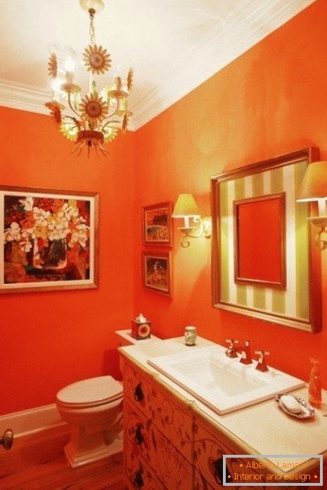 Narančasti WC