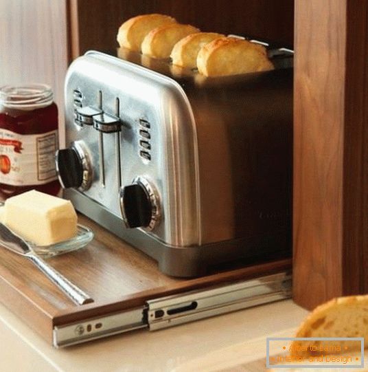 Proširivi stalak za toster