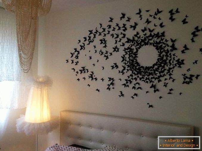 Decor leptire na zidu s vlastitim rukama - fotografija u spavaćoj sobi