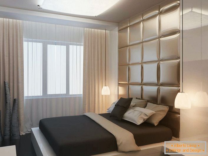 Projektiranje spavaće sobe u stanu uobičajene visokogradnje u blizini Moskve.