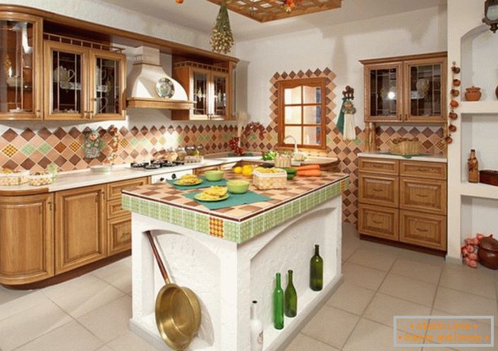 Smiješna kuhinja u rustikalnom stilu za obiteljsku kuću.