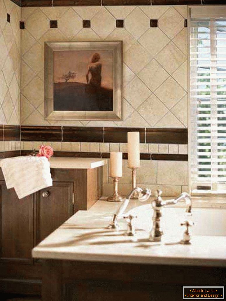 kupaonica-Suvremeni slika-od-kupatilo-dekoracija-koristi-dijagonalno-sedra-crijep-kupatilo-zid-uključujući-single-čvrste hrastovine-krem-kupatilo-ispraznost-bijelo-slijepe-kupatilo-window- tretman-fantastično-im