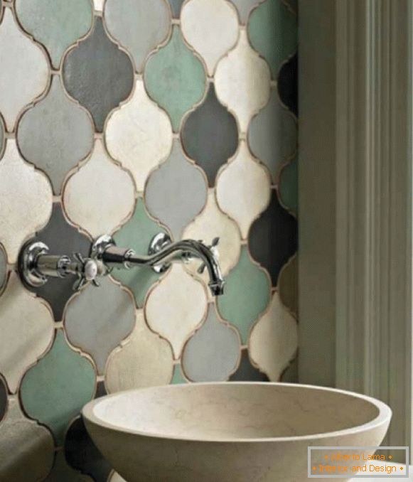 Marokanski dizajn pločica u kupaonici