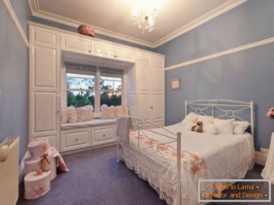Namještaj i dekor za spavaću sobu u stilu Provence