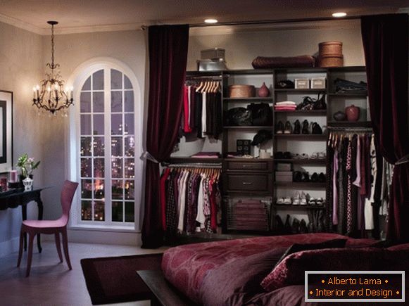 Ugrađeni ormar u spavaćoj sobi - fotografija odjeće