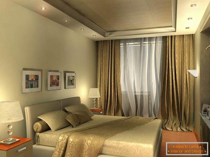 Svjetlo bež spavaća soba u visokotehnološkom stilu izgleda prostrano zbog dobro odabrane rasvjete.