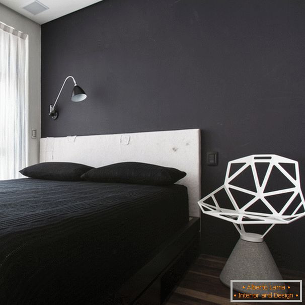 Dizajn male spavaće sobe u crnoj boji