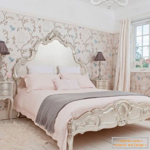 Kako odabrati zavjese i tapete u stilu Provence za spavaću sobu - fotografija