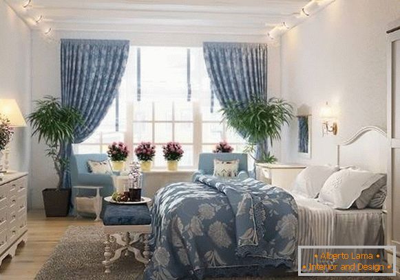 Romantična soba Provence - dizajn fotografija u bijeloj i plavoj boji