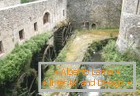 Drevni utvrđeni grad Fougeres. Brittany, Francuska