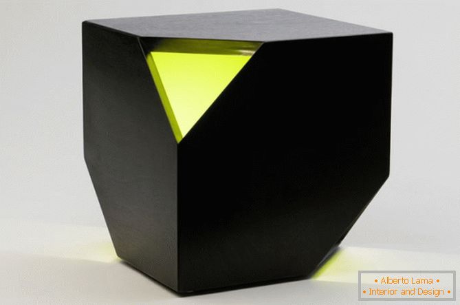 Nugget Hollow stol s pozadinskim osvjetljenjem od HUXHUX Designa