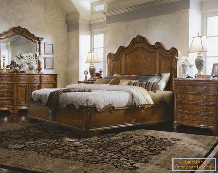 Idealno za obiteljsku spavaću sobu u engleskom stilu. Klasične i romantične skladbe su skladna kombinacija za dom.