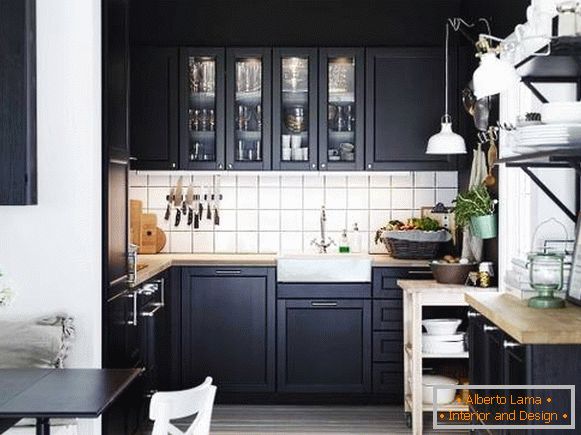 Moderne kutne kuhinje u crnoj boji